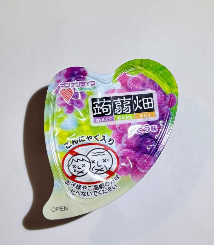 マンナンライフ蒟蒻畑、ぶどう味の写真