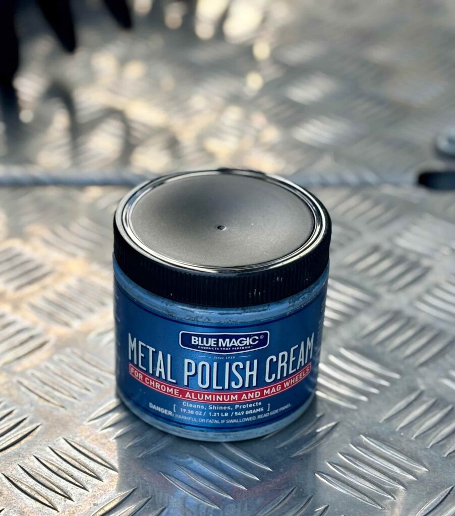 金属磨き、プルーマジックの実際の写真。