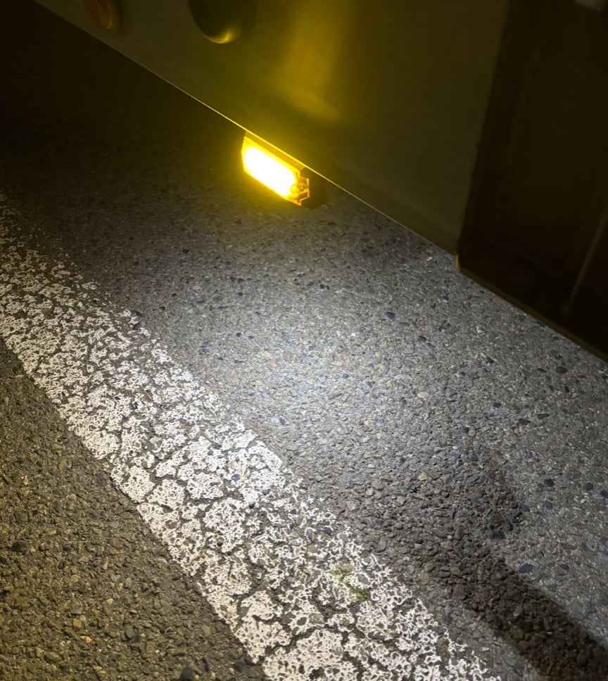 JETイノウエ 「LED6 2WAYフラットマーカーランプ NEO」の写真