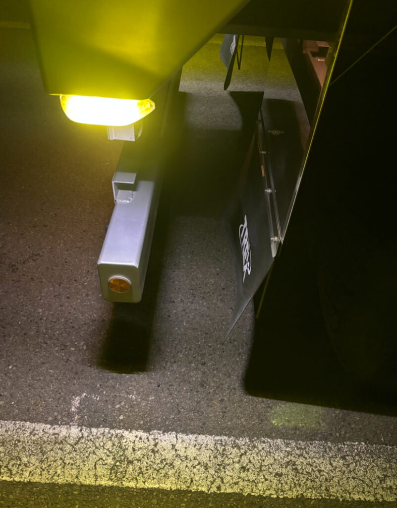 小糸(KOITO)「 LEDマーカー & アンダーライト」の写真